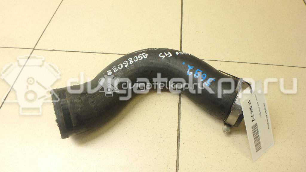 Фото Патрубок интеркулера для двигателя MR16DDT для Nissan Juke F15 / Pulsar C13 / X-Trail 163-218 л.с 16V 1.6 л Бензин/спирт 14463BV80A {forloop.counter}}