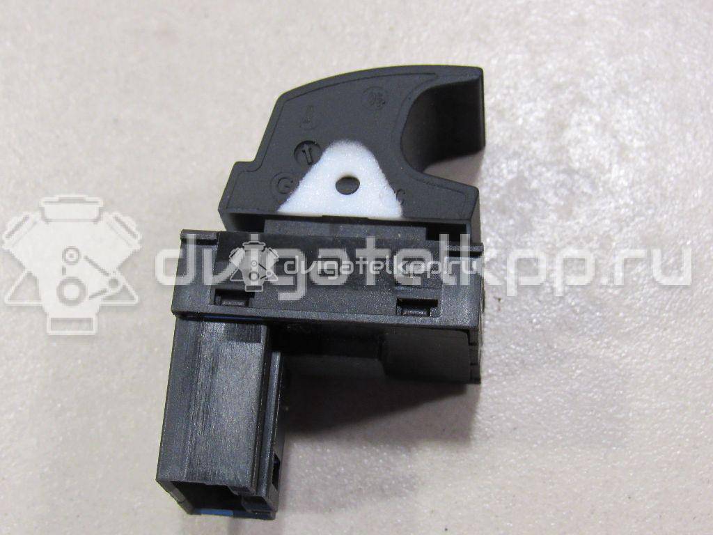 Фото Кнопка стеклоподъемника  7L6959855BREH для Volkswagen Scirocco / Tiguan / Touran / Amarok S1B / Cc {forloop.counter}}