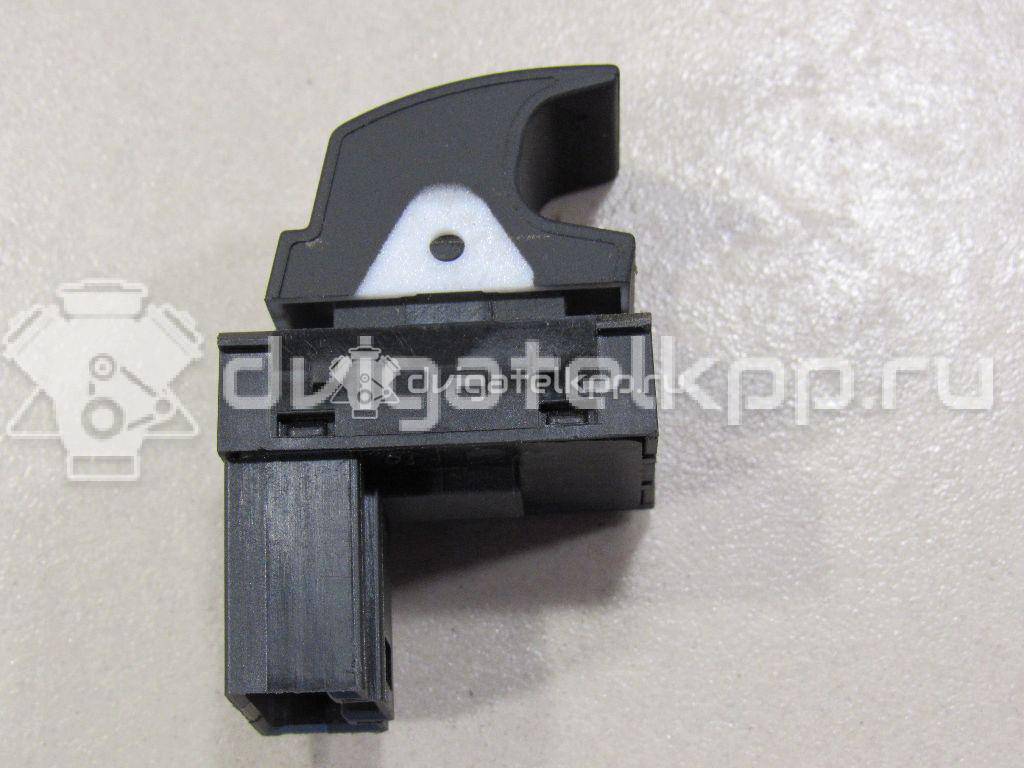 Фото Кнопка стеклоподъемника  7L6959855BREH для Volkswagen Scirocco / Tiguan / Touran / Amarok S1B / Cc {forloop.counter}}