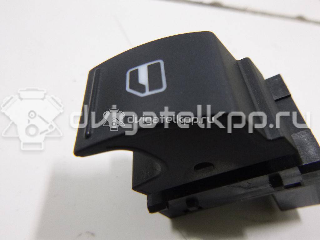 Фото Кнопка стеклоподъемника  7L6959855BREH для Volkswagen Scirocco / Tiguan / Touran / Amarok S1B / Cc {forloop.counter}}