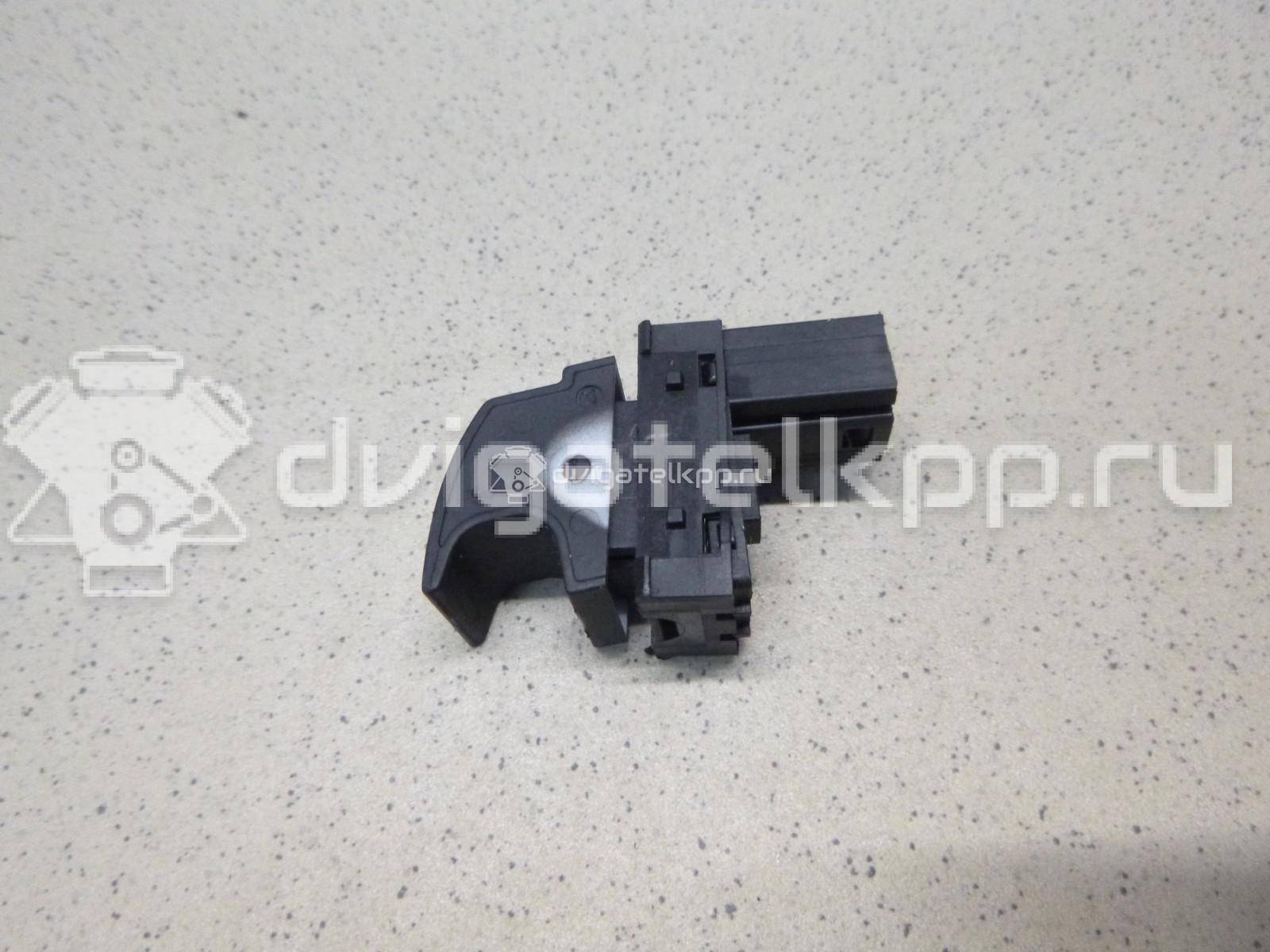 Фото Кнопка стеклоподъемника  7L6959855B3X1 для Volkswagen Scirocco / Tiguan / Touran / Amarok S1B / Cc {forloop.counter}}