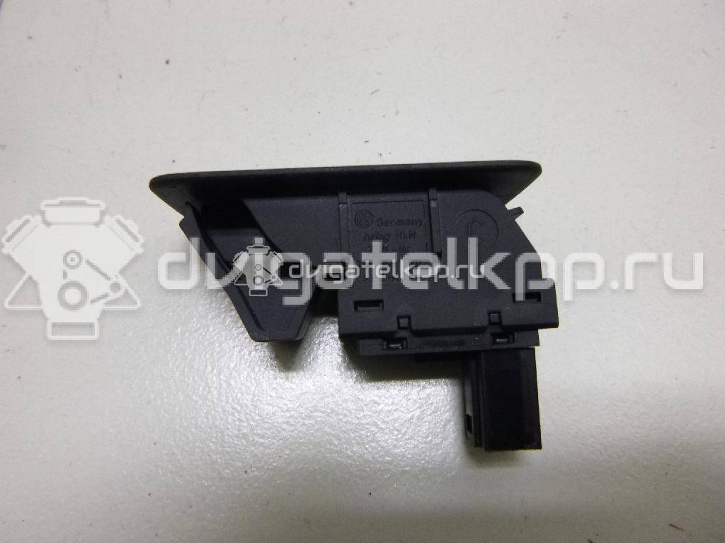 Фото Кнопка стеклоподъемника  7L6959855B3X1 для Volkswagen Scirocco / Tiguan / Touran / Amarok S1B / Cc {forloop.counter}}