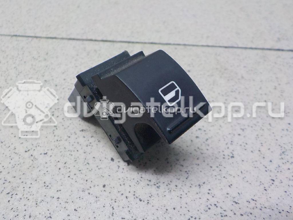 Фото Кнопка стеклоподъемника  7L6959855BREH для Volkswagen Scirocco / Tiguan / Touran / Amarok S1B / Cc {forloop.counter}}