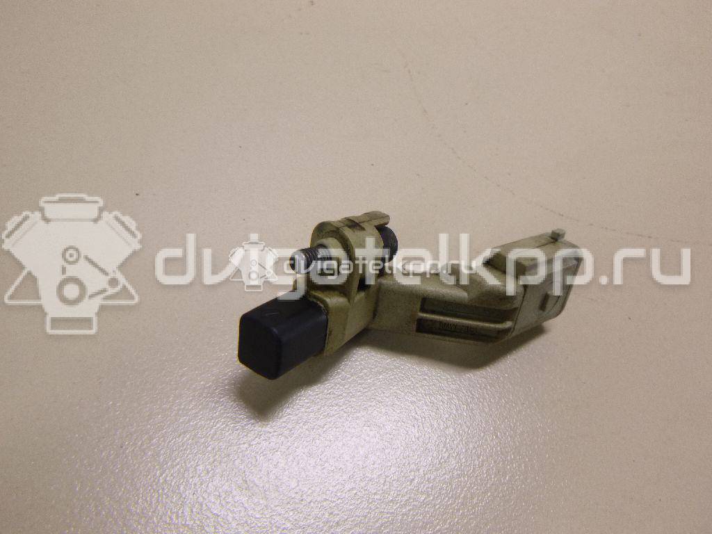 Фото Датчик положения коленвала  03C906433E для Volkswagen Scirocco / Tiguan / Touran / Amarok S1B / New Beetle {forloop.counter}}