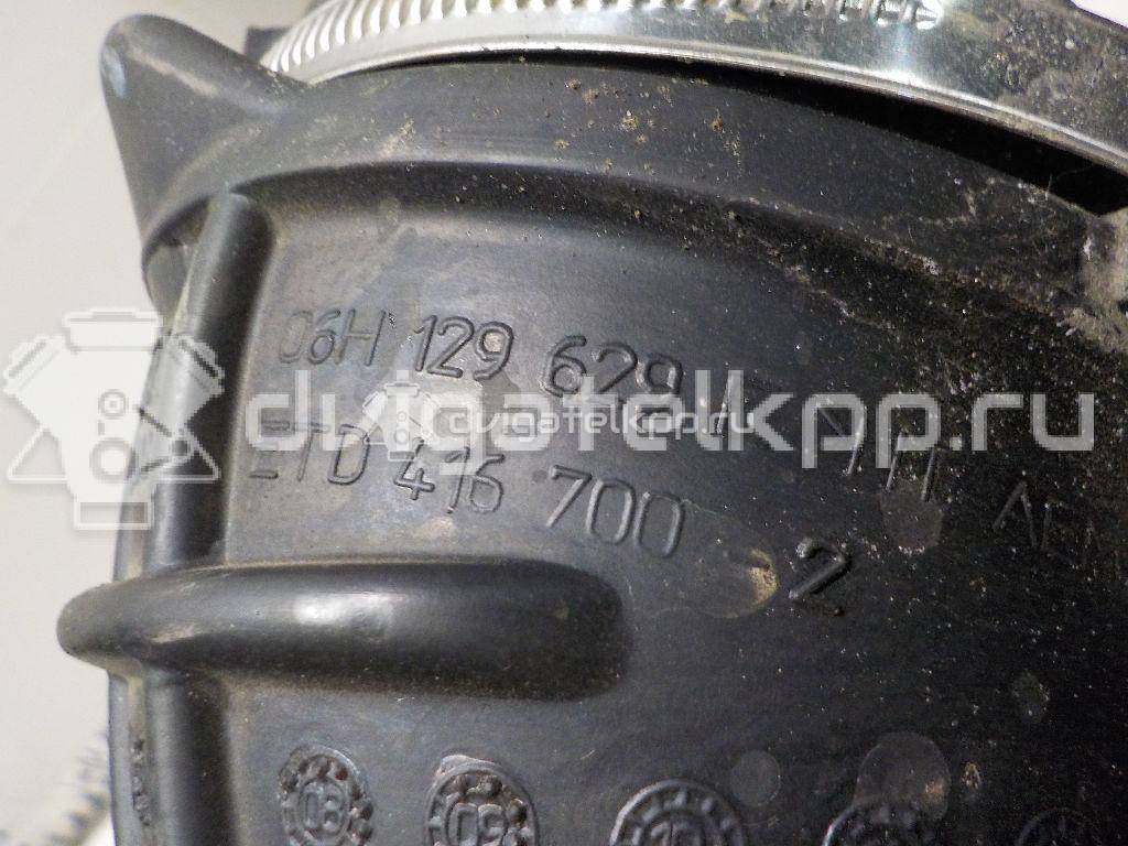 Фото Патрубок воздушного фильтра для двигателя KW для Audi Quattro 85 300-306 л.с 20V 2.1 л Супер-бензин (95) неэтилированный 06H129629E {forloop.counter}}