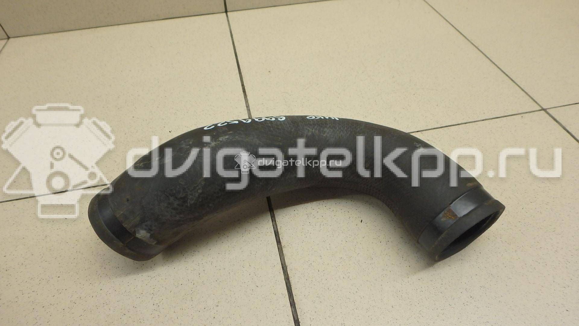 Фото Патрубок интеркулера для двигателя MR16DDT для Nissan Juke F15 / Pulsar C13 / X-Trail 163-218 л.с 16V 1.6 л Бензин/спирт 144631KC0B {forloop.counter}}