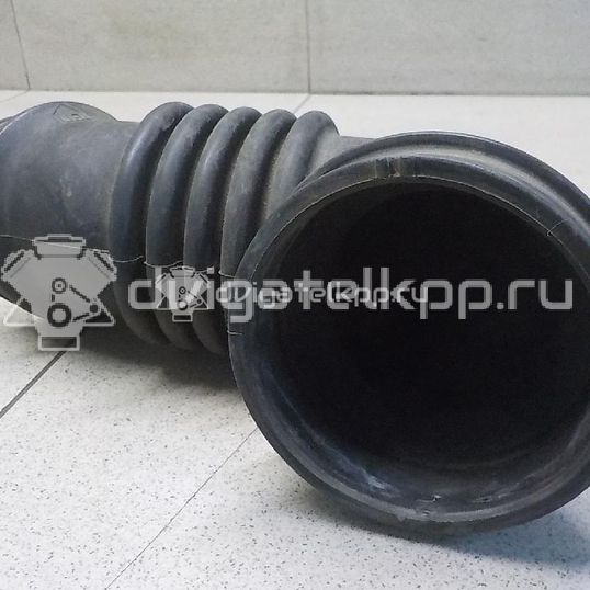 Фото Патрубок воздушного фильтра  MR571700 для Mitsubishi Lancer / Pajero / Galant / Dion Cr W