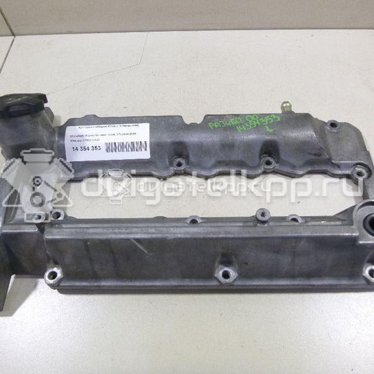 Фото Крышка головки блока (клапанная)  md370133 для Mitsubishi Magna / Verada / Diamante / Pajero / L