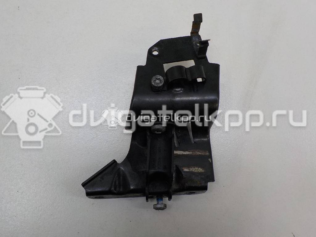 Фото Кронштейн (сопут. товар)  1K0131552N для Volkswagen Scirocco / Tiguan / Touran / Amarok S1B / Cc {forloop.counter}}