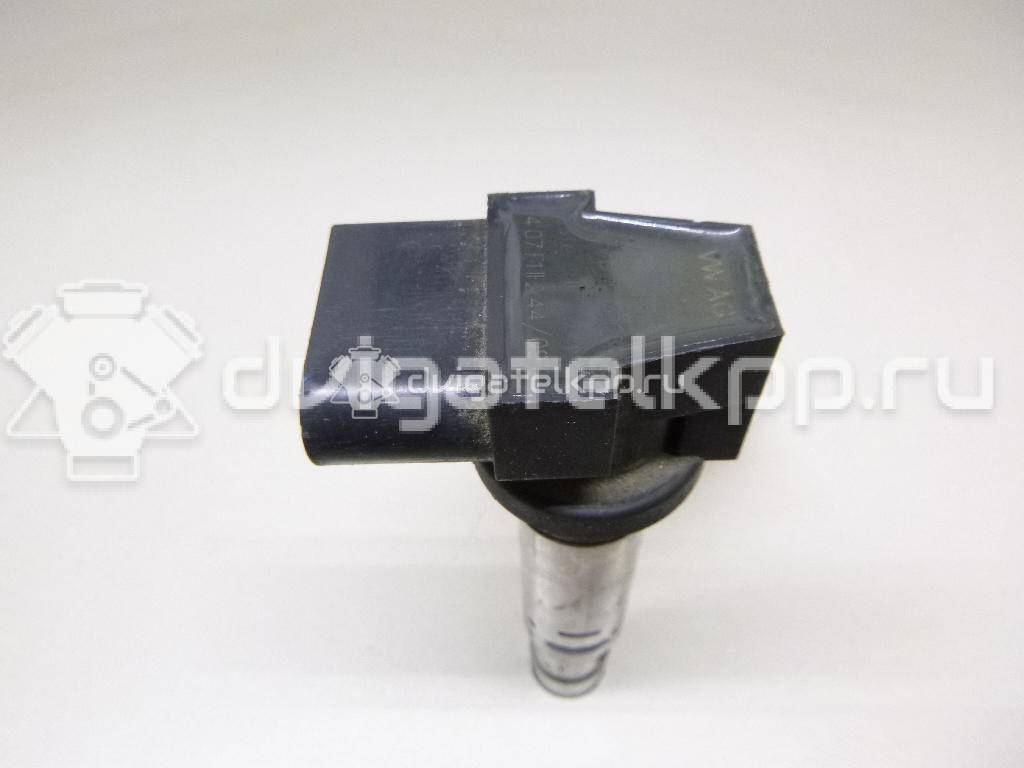 Фото Уплотнитель двери  036905715F для Volkswagen Scirocco / Tiguan / Touran / New Beetle / Bora {forloop.counter}}