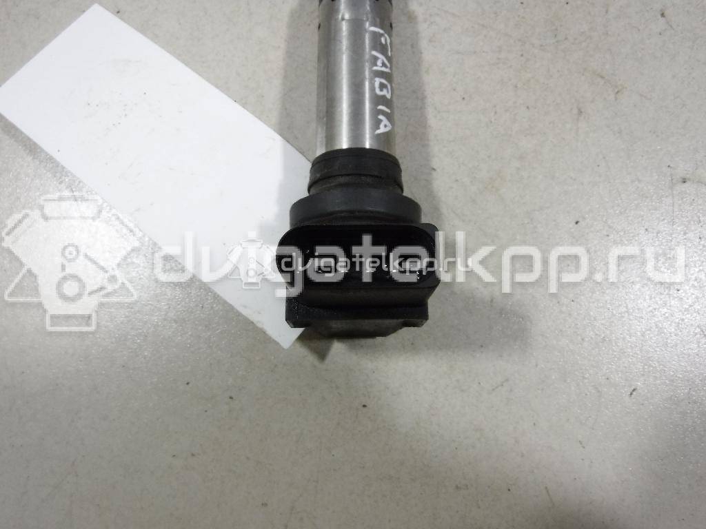 Фото Уплотнитель двери  036905715F для Volkswagen Scirocco / Tiguan / Touran / New Beetle / Bora {forloop.counter}}