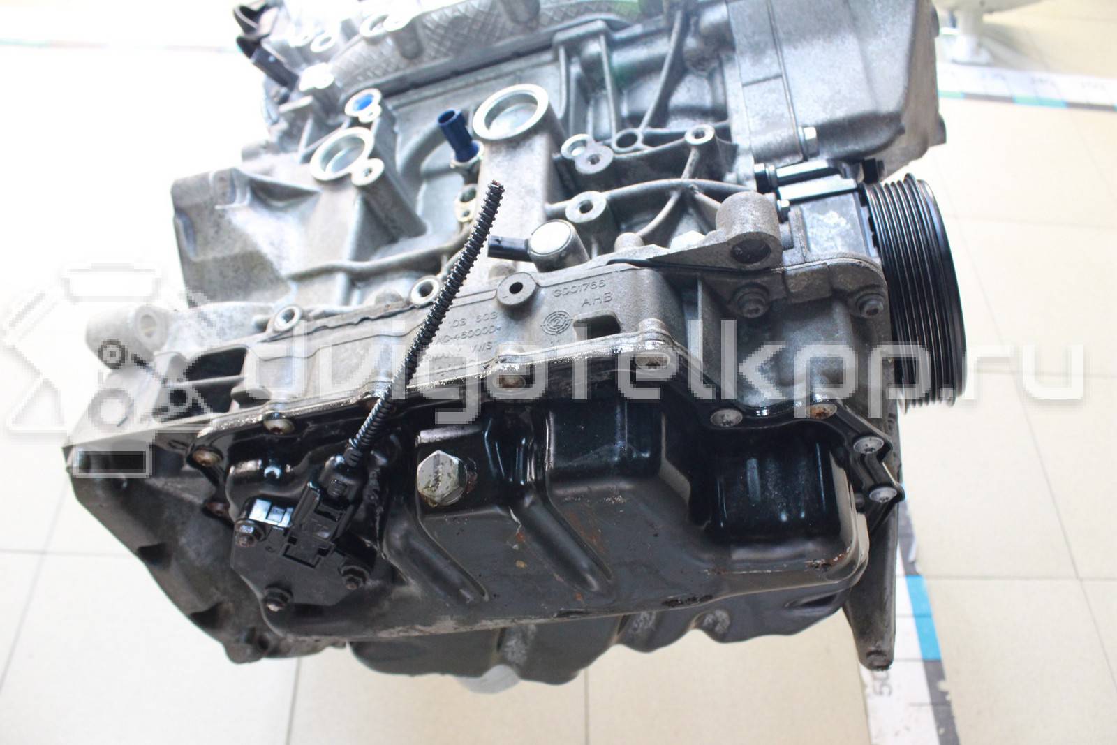 Фото Контрактный (б/у) двигатель CHPA для Volkswagen Golf 140 л.с 16V 1.4 л бензин 04E100033B {forloop.counter}}