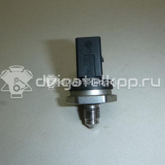 Фото Датчик давления топлива  06J906051B для Skoda Roomster 5J / Octaviaii 1Z3 / Yeti 5L / Fabia / Octavia