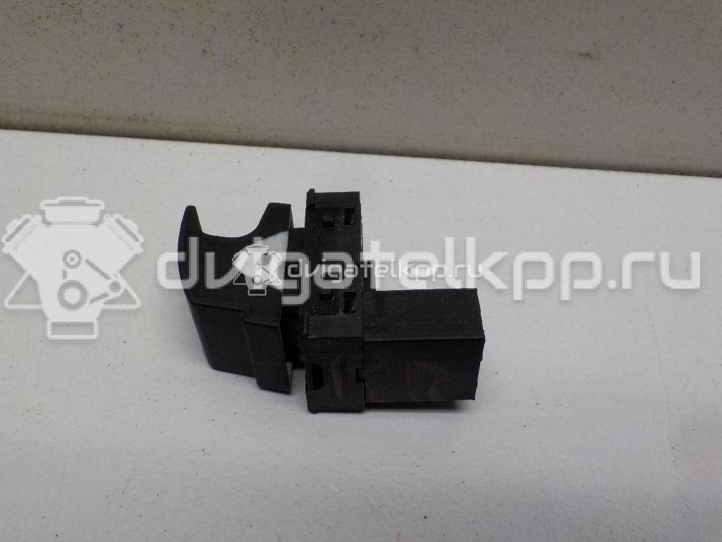 Фото Кнопка стеклоподъемника  7L6959855B для Volkswagen Scirocco / Tiguan / Touran / Amarok S1B / Cc {forloop.counter}}