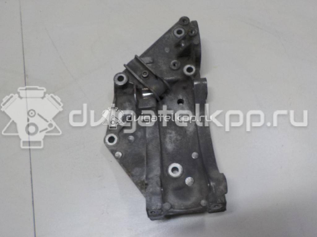 Фото Кронштейн генератора для двигателя D 4204 T для Volvo V40 / S40 136 л.с 16V 2.0 л Дизельное топливо 9682367380 {forloop.counter}}