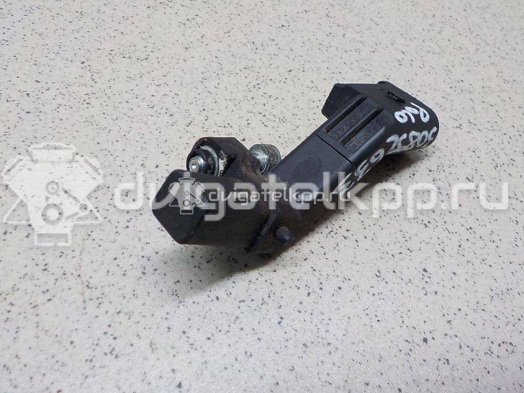 Фото Датчик положения коленвала  032906433 для Volkswagen Scirocco / Tiguan / Touran / Amarok S1B / New Beetle {forloop.counter}}