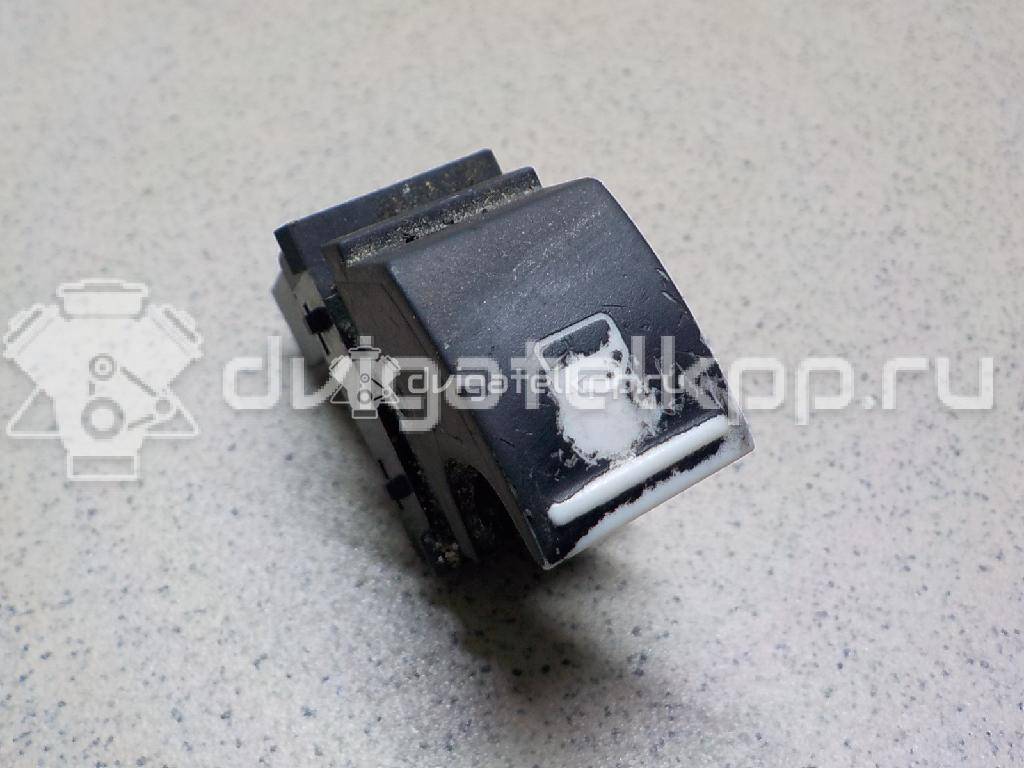 Фото Кнопка стеклоподъемника  7L6959855B3X1 для Volkswagen Scirocco / Tiguan / Touran / Amarok S1B / Cc {forloop.counter}}