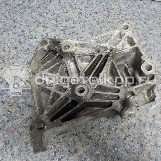 Фото Кронштейн генератора  11910bm700 для Nissan Sunny / Bluebird / Avenir / Primera / Almera