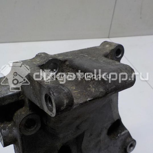 Фото Кронштейн генератора  11910bm700 для Nissan Sunny / Bluebird / Avenir / Primera / Almera