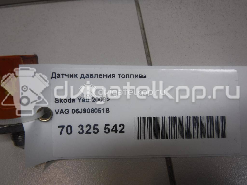 Фото Датчик давления топлива  06J906051B для Seat Ibiza / Leon / Toledo / Alhambra / Altea {forloop.counter}}