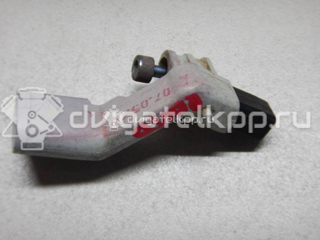 Фото Датчик положения коленвала  03C906433A для Volkswagen Scirocco / Tiguan / Touran / Amarok S1B / New Beetle {forloop.counter}}