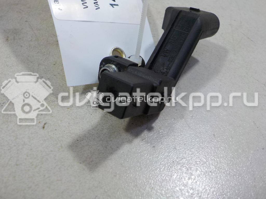 Фото Датчик положения коленвала  036906433C для Volkswagen Scirocco / Tiguan / Touran / Amarok S1B / New Beetle {forloop.counter}}