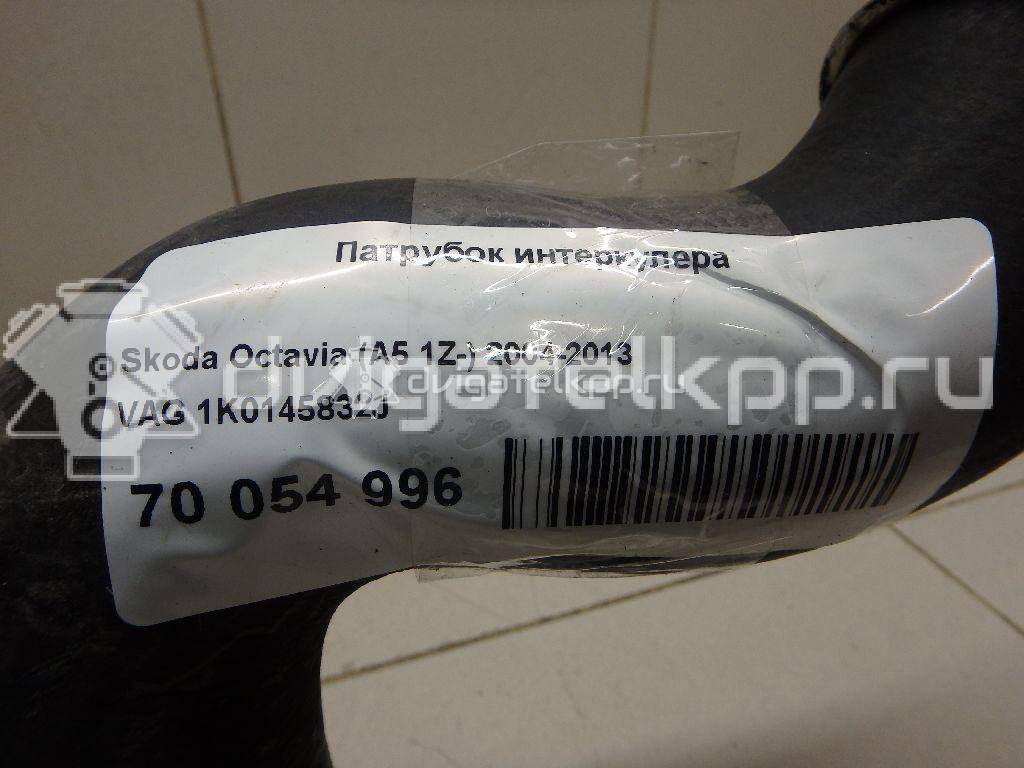 Фото Патрубок интеркулера  1K0145832J для Skoda Yeti 5L / Octaviaii 1Z3 / Superb {forloop.counter}}