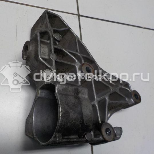 Фото Кронштейн генератора  03C903143B для Volkswagen Tiguan / Jetta