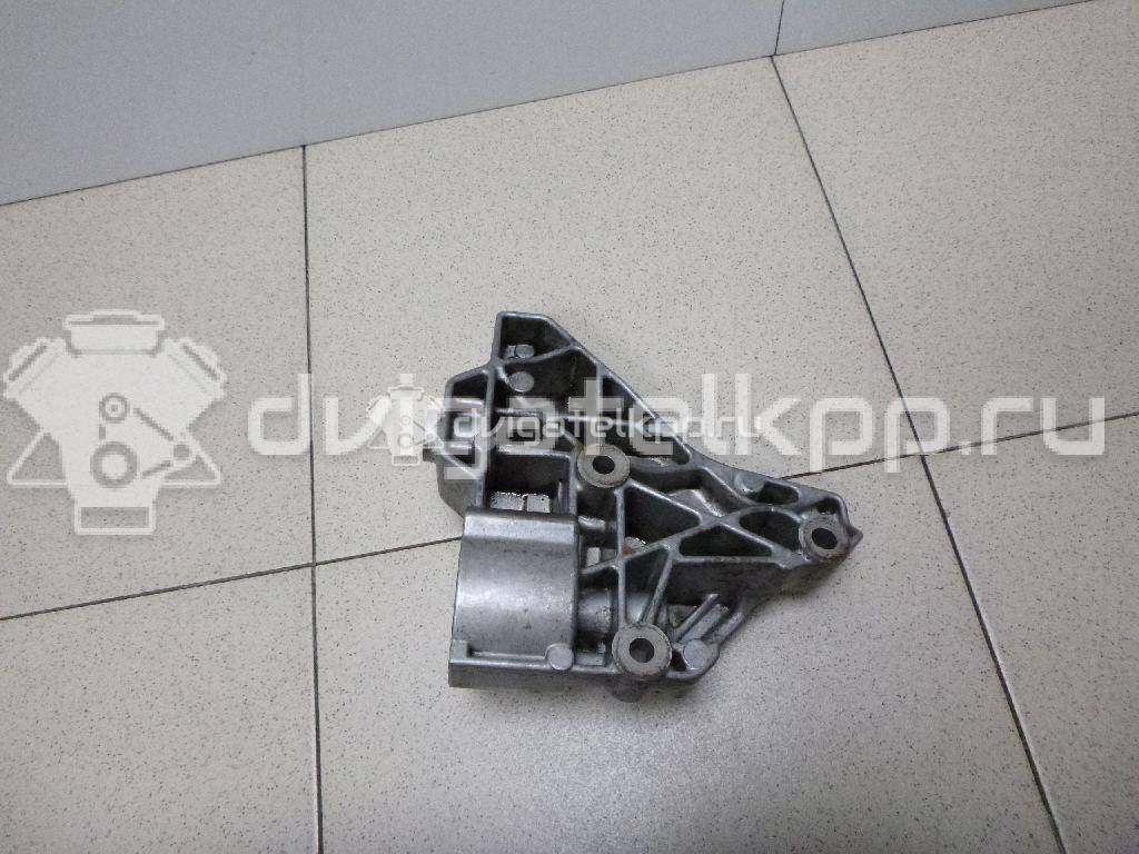 Фото Кронштейн генератора  03C903143B для Volkswagen Tiguan / Jetta {forloop.counter}}