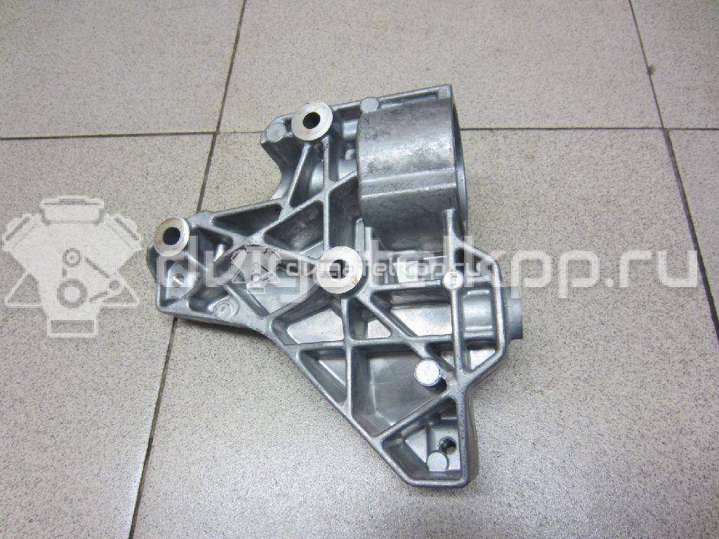 Фото Кронштейн генератора  03C903143B для Volkswagen Tiguan / Jetta {forloop.counter}}