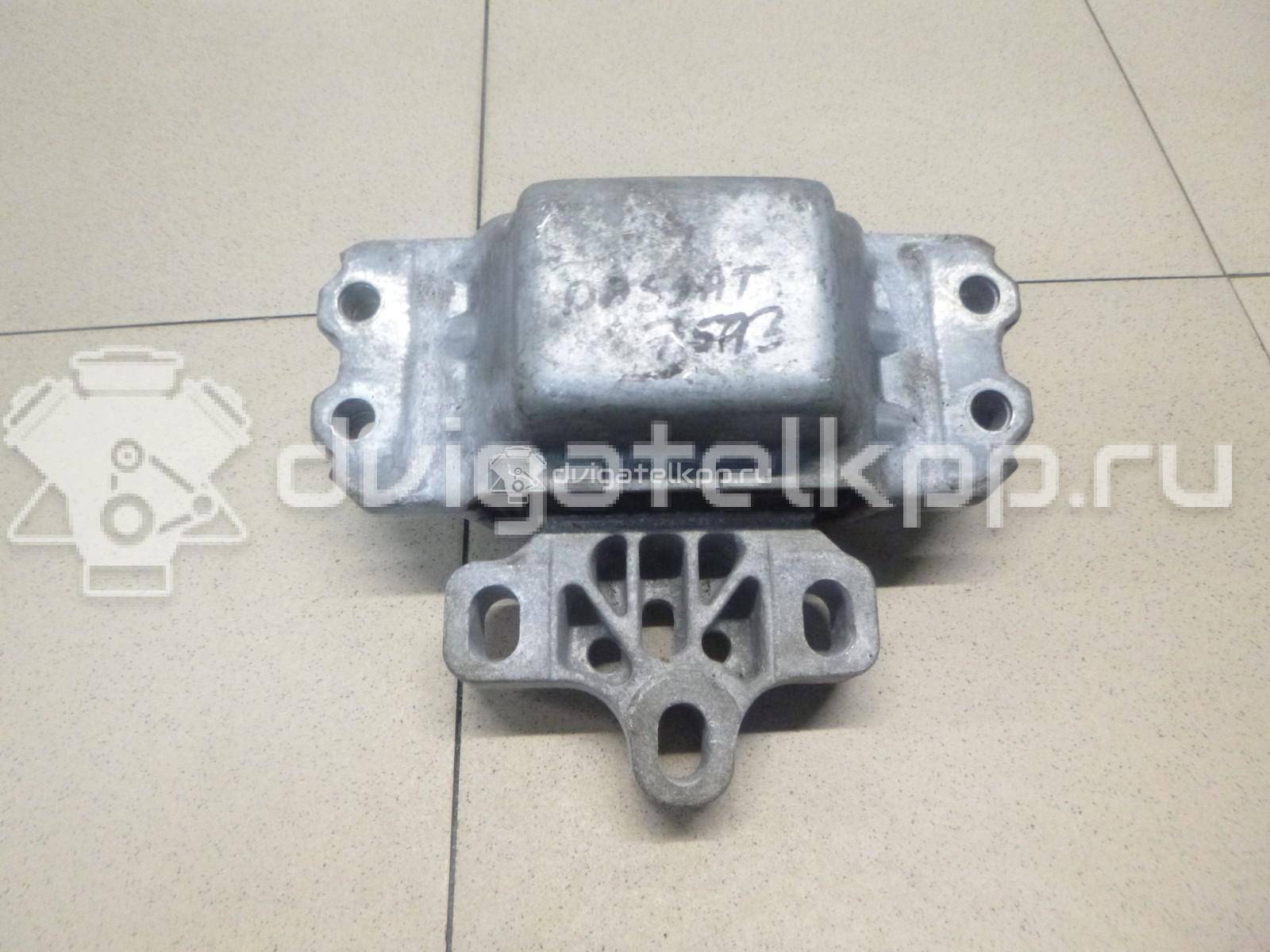 Фото Опора двигателя левая  3C0199555AA для Volkswagen Scirocco / Tiguan / Touran / Cc / Eos 1F7, 1F8 {forloop.counter}}