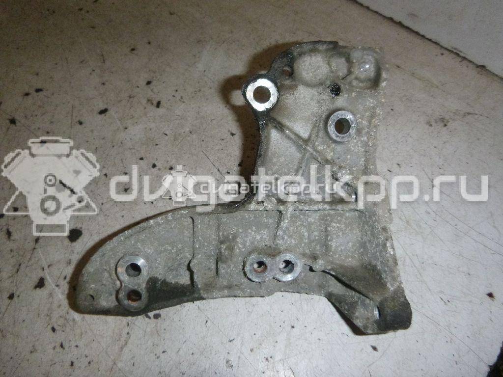 Фото Кронштейн генератора для двигателя 8HX (DV4TD) для Peugeot 206 68-69 л.с 8V 1.4 л Дизельное топливо 5706G3 {forloop.counter}}