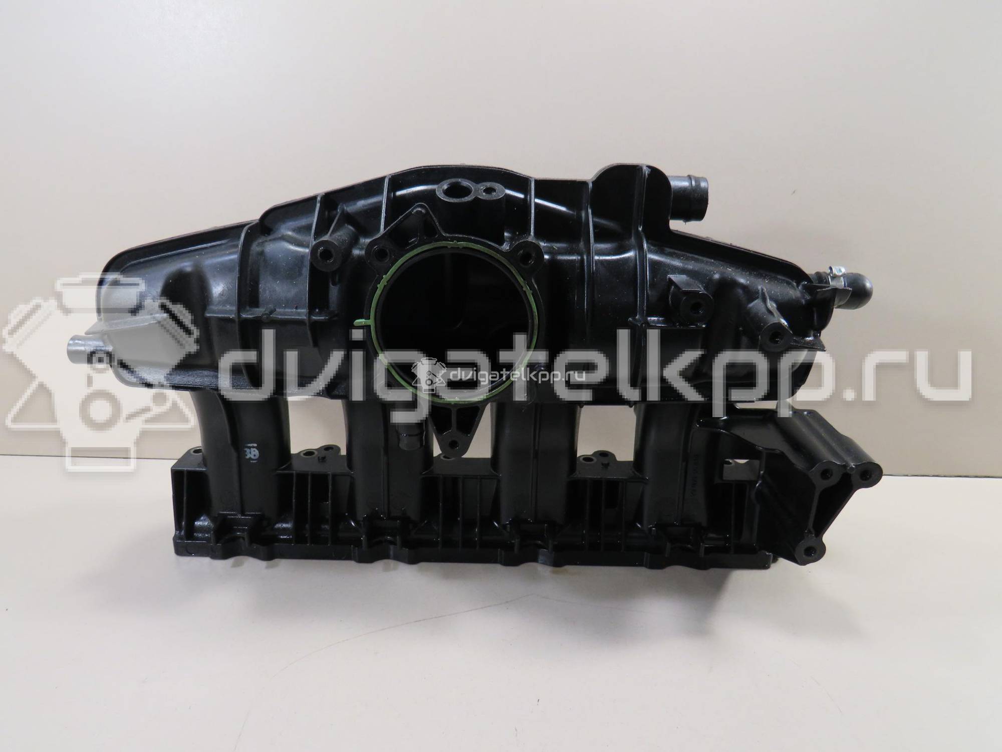 Фото Коллектор впускной для двигателя BWE для Seat Exeo 200 л.с 16V 2.0 л бензин 06F133201P {forloop.counter}}