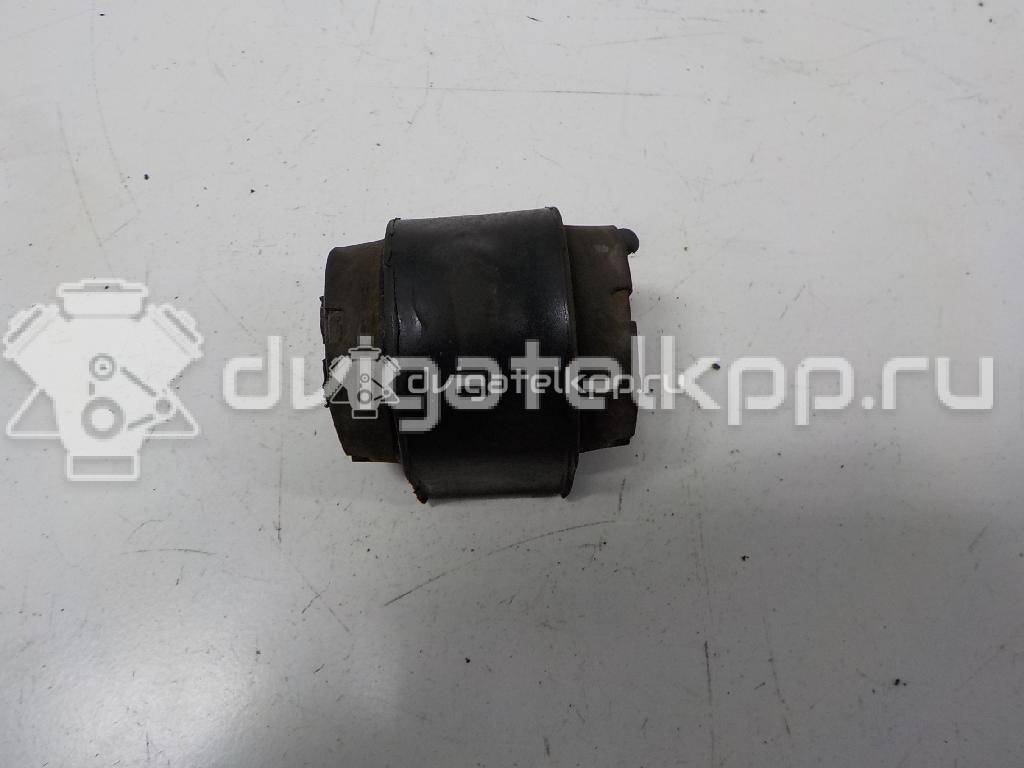 Фото Втулка (с/блок) переднего стабилизатора  LR030743 для Land Rover Freelander / Range Rover / Discovery {forloop.counter}}