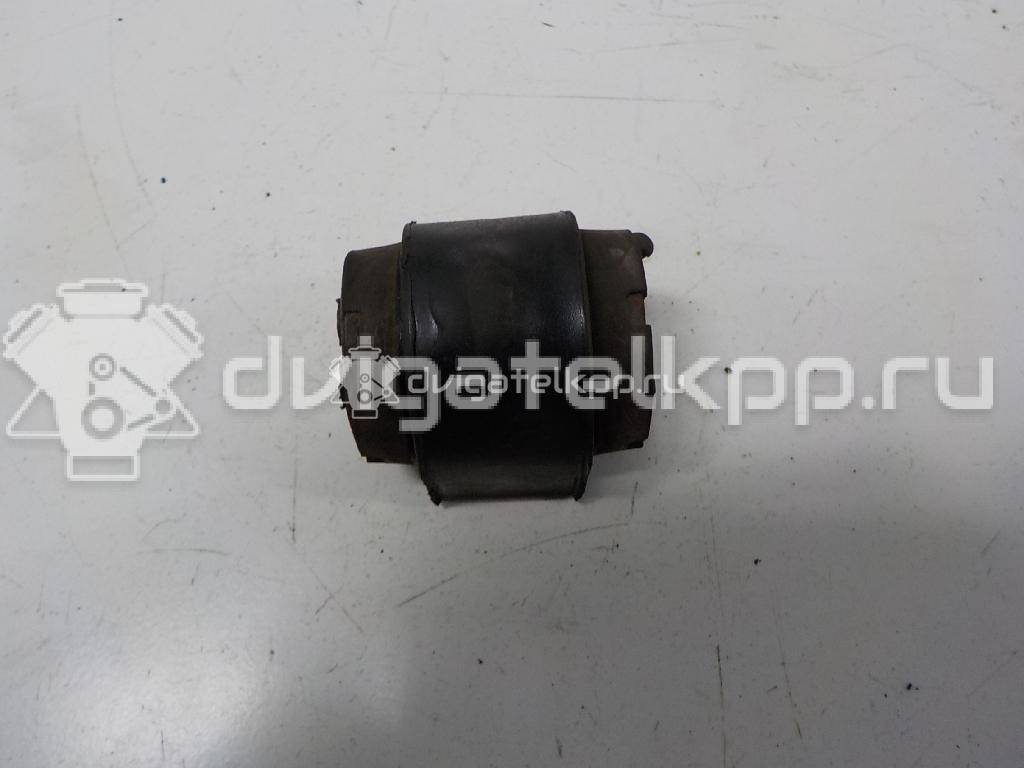 Фото Втулка (с/блок) переднего стабилизатора  LR030743 для Land Rover Freelander / Range Rover / Discovery {forloop.counter}}