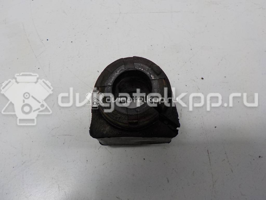 Фото Втулка (с/блок) переднего стабилизатора  LR030743 для Land Rover Freelander / Range Rover / Discovery {forloop.counter}}