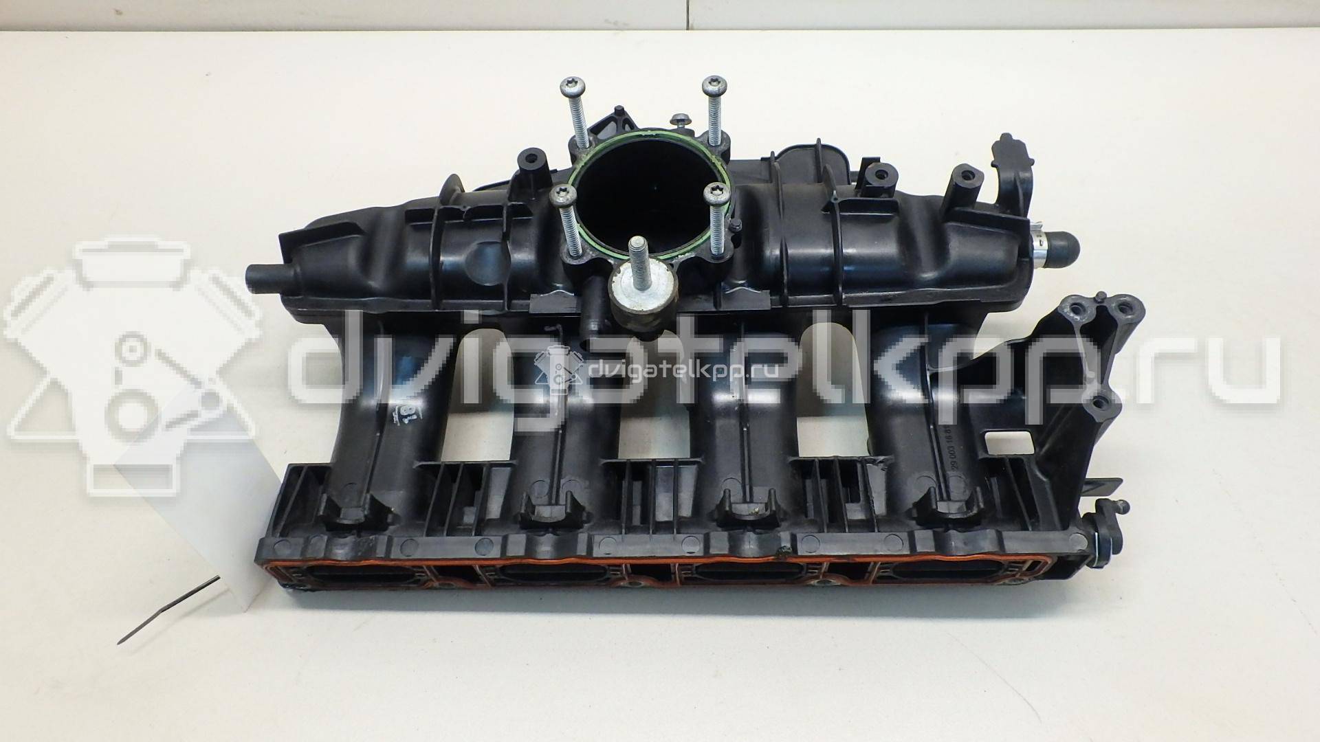 Фото Коллектор впускной для двигателя BWE для Seat Exeo 200 л.с 16V 2.0 л бензин 06F133201P {forloop.counter}}