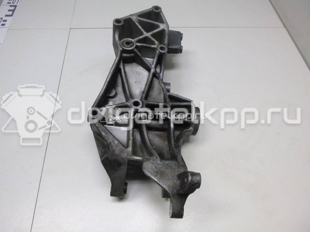 Фото Кронштейн генератора для двигателя ARG для Volkswagen Passat 125 л.с 20V 1.8 л бензин 058145523D {forloop.counter}}