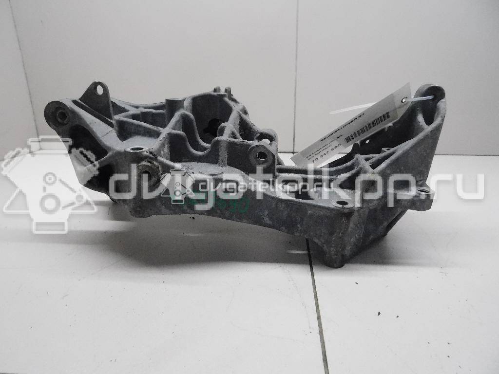 Фото Кронштейн генератора для двигателя ARG для Volkswagen Passat 125 л.с 20V 1.8 л бензин 058145523D {forloop.counter}}