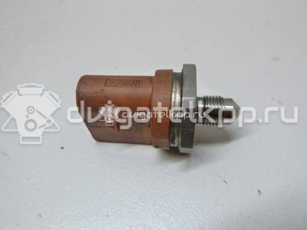 Фото Датчик давления топлива  06J906051D для Seat Ibiza / Leon / Toledo / Alhambra / Altea {forloop.counter}}