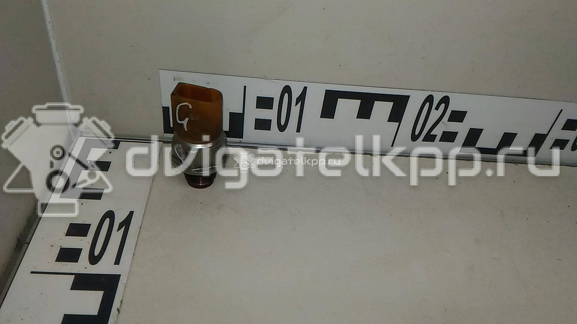 Фото Датчик давления топлива  03L906054A для Seat Ibiza / Leon / Toledo / Alhambra / Altea {forloop.counter}}